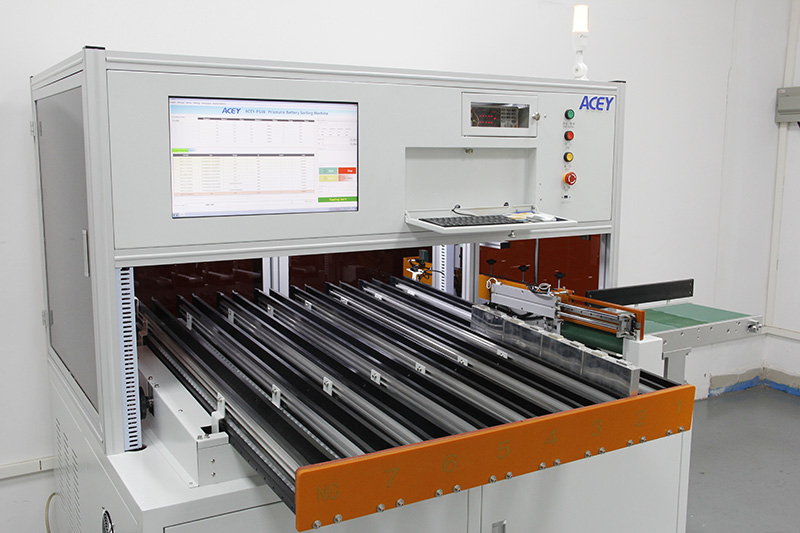 máquina de classificação automática de baterias